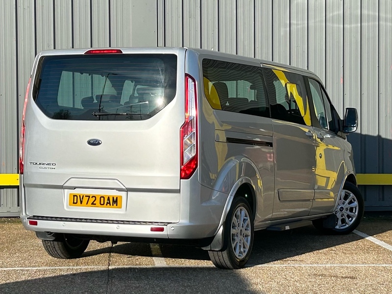 Ford 2.0 320 EcoBlue Titanium Minibus Double Cab 5dr Diesel Auto L2 Euro 6 (s/s) (130 ps)