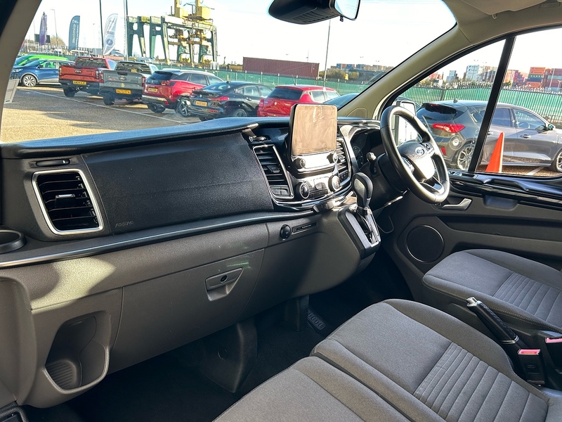 Ford 2.0 320 EcoBlue Titanium Minibus Double Cab 5dr Diesel Auto L2 Euro 6 (s/s) (130 ps)