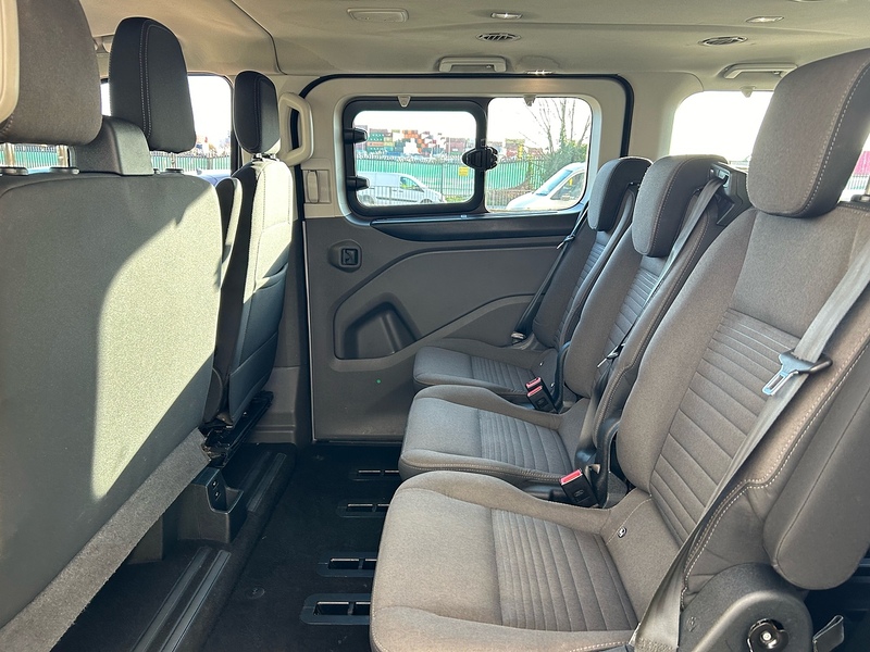 Ford 2.0 320 EcoBlue Titanium Minibus Double Cab 5dr Diesel Auto L2 Euro 6 (s/s) (130 ps)