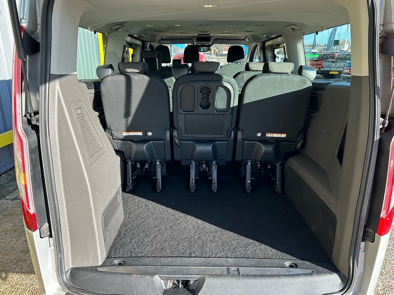 Ford 2.0 320 EcoBlue Titanium Minibus Double Cab 5dr Diesel Auto L2 Euro 6 (s/s) (130 ps)