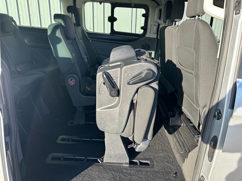 Ford 2.0 320 EcoBlue Titanium Minibus Double Cab 5dr Diesel Auto L2 Euro 6 (s/s) (130 ps)