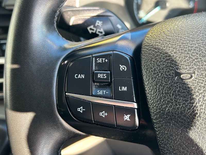 Ford 2.0 320 EcoBlue Titanium Minibus Double Cab 5dr Diesel Auto L2 Euro 6 (s/s) (130 ps)