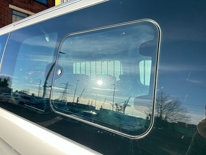 Ford 2.0 320 EcoBlue Titanium Minibus Double Cab 5dr Diesel Auto L2 Euro 6 (s/s) (130 ps)