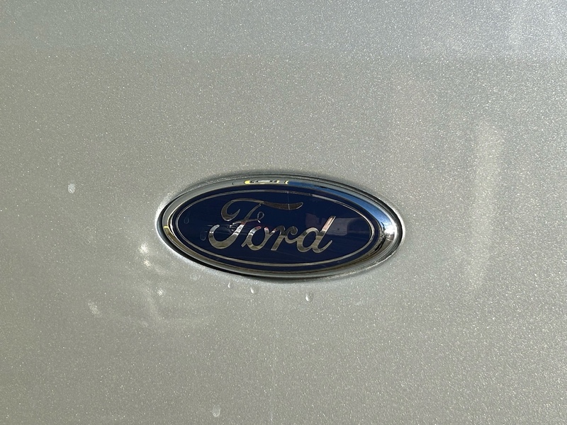 Ford 2.0 320 EcoBlue Titanium Minibus Double Cab 5dr Diesel Auto L2 Euro 6 (s/s) (130 ps)