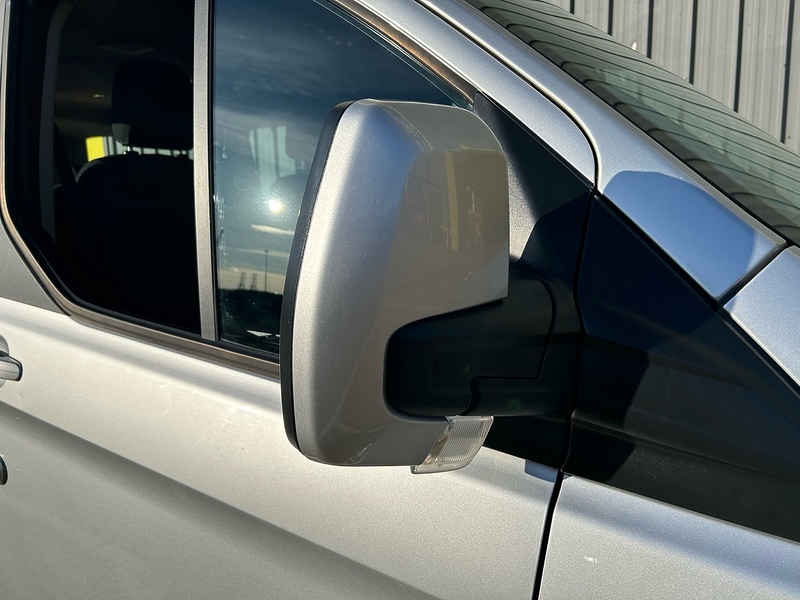 Ford 2.0 320 EcoBlue Titanium Minibus Double Cab 5dr Diesel Auto L2 Euro 6 (s/s) (130 ps)