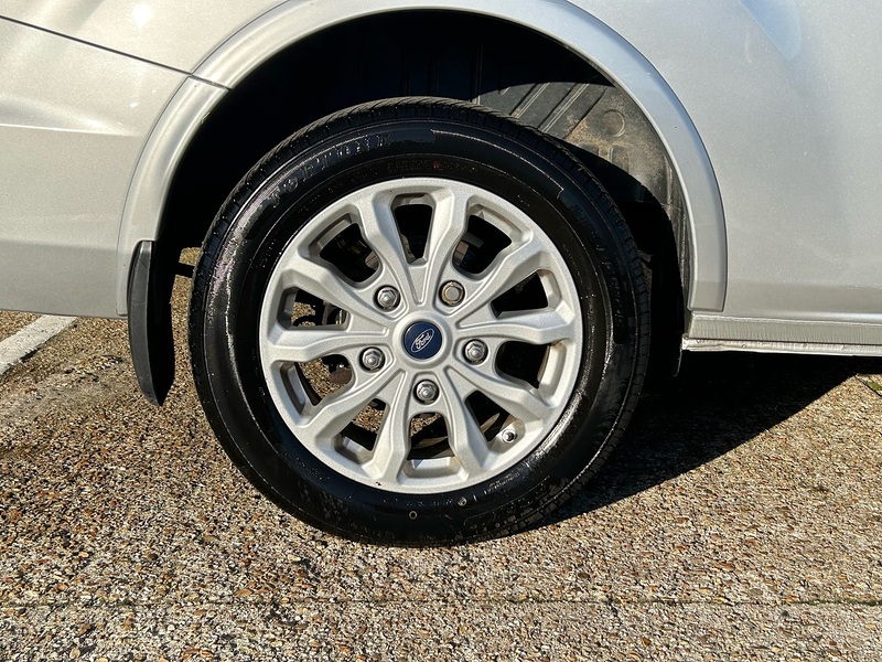 Ford 2.0 320 EcoBlue Titanium Minibus Double Cab 5dr Diesel Auto L2 Euro 6 (s/s) (130 ps)