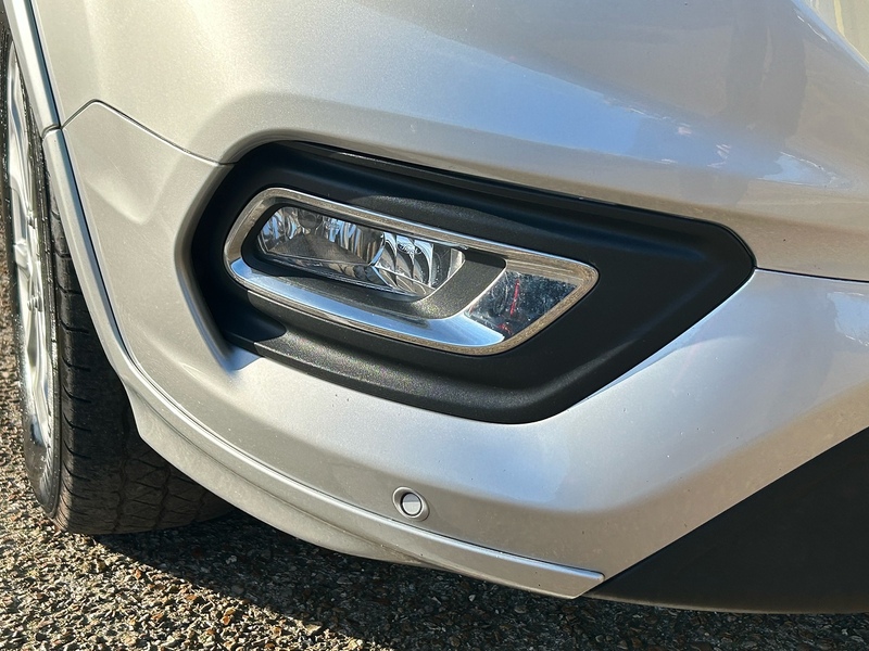 Ford 2.0 320 EcoBlue Titanium Minibus Double Cab 5dr Diesel Auto L2 Euro 6 (s/s) (130 ps)