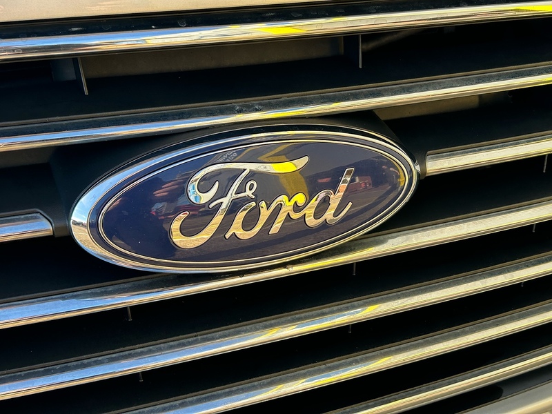 Ford 2.0 320 EcoBlue Titanium Minibus Double Cab 5dr Diesel Auto L2 Euro 6 (s/s) (130 ps)