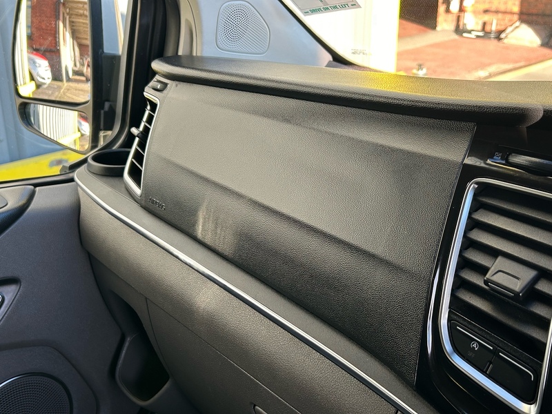 Ford 2.0 320 EcoBlue Titanium Minibus Double Cab 5dr Diesel Auto L2 Euro 6 (s/s) (130 ps)