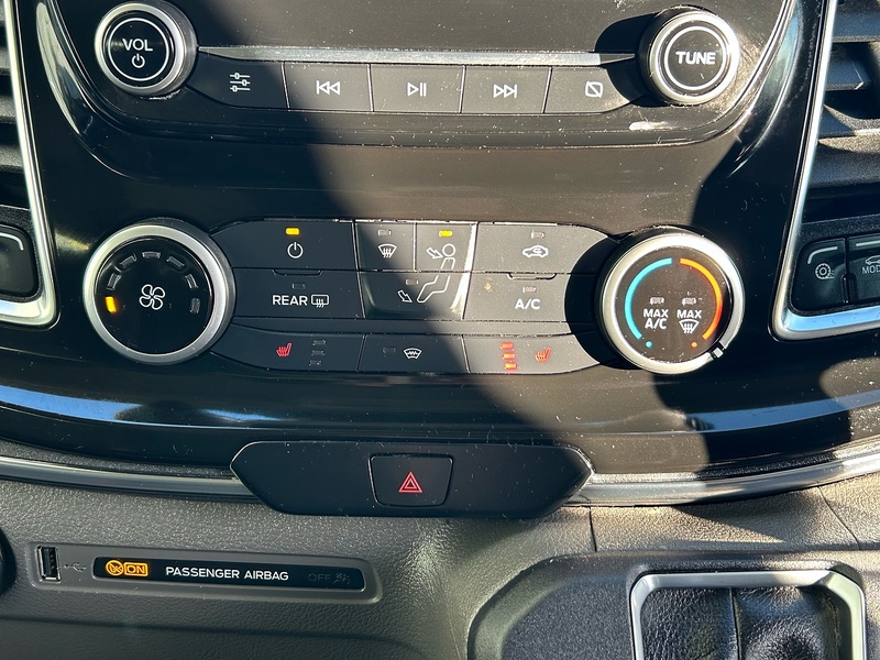 Ford 2.0 320 EcoBlue Titanium Minibus Double Cab 5dr Diesel Auto L2 Euro 6 (s/s) (130 ps)