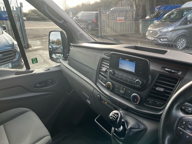 Ford 2.0 460 EcoBlue Trend Minibus Double Cab 5dr Diesel Manual RWD L4 H3 Euro 6 (s/s) (17 Seat, DRW) (130 ps)