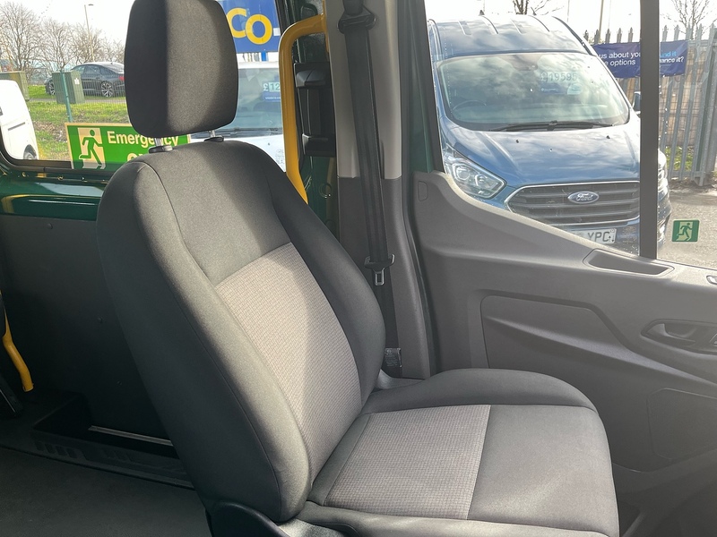 Ford 2.0 460 EcoBlue Trend Minibus Double Cab 5dr Diesel Manual RWD L4 H3 Euro 6 (s/s) (17 Seat, DRW) (130 ps)