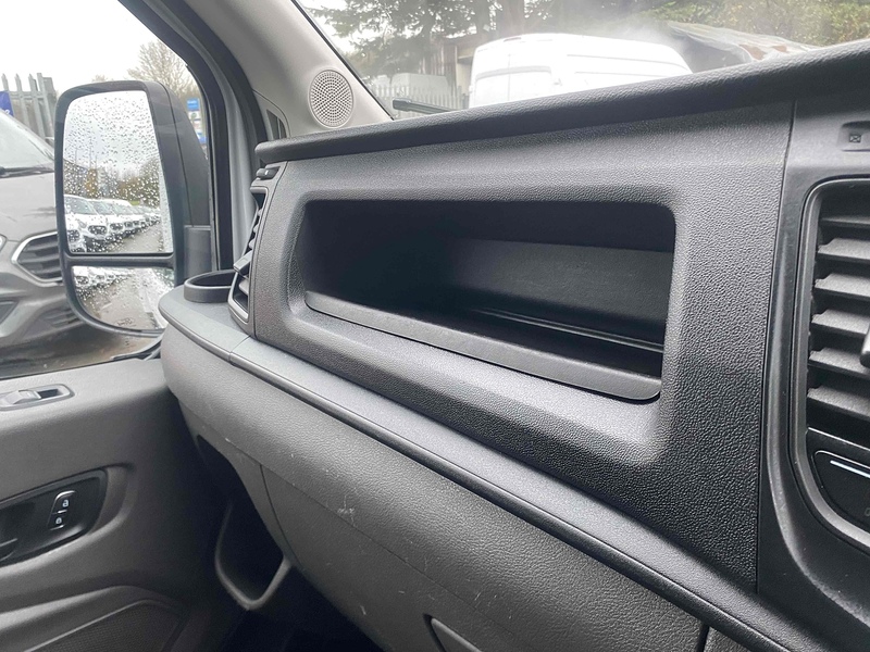 Ford 2.0 350 EcoBlue HD Leader Chassis Cab 2dr Diesel Manual RWD L4 Euro 6 (s/s) (DRW) (130 ps) 2.0 2dr Luton Van Manual Diesel