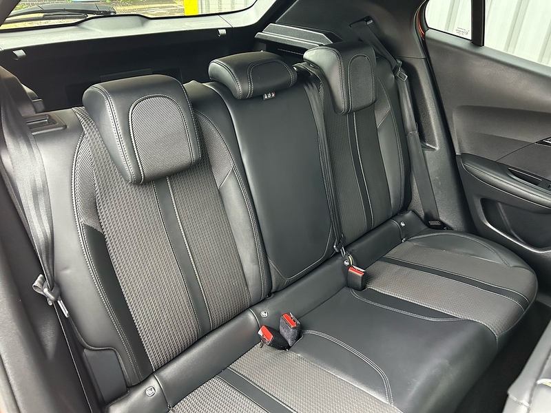 Peugeot 1.2 PureTech GT SUV 5dr Petrol Manual Euro 6 (s/s) (130 ps)