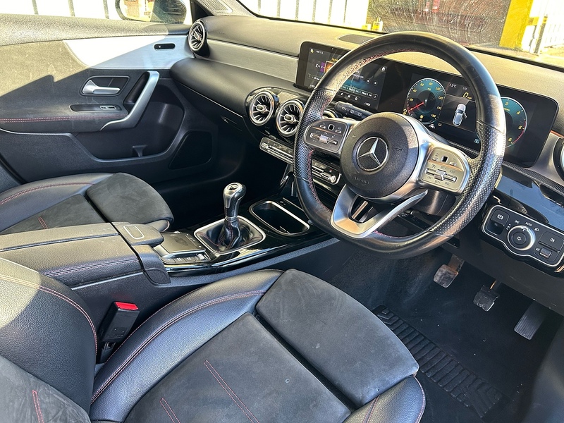 Mercedes-Benz 1.5 A180d AMG Line (Premium 2) Hatchback 5dr Diesel Manual Euro 6 (s/s) (116 ps)