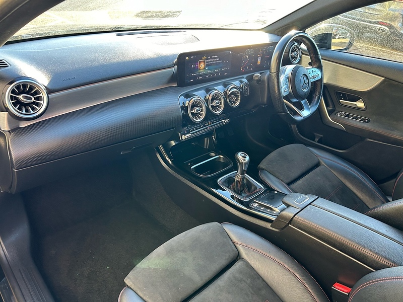 Mercedes-Benz 1.5 A180d AMG Line (Premium 2) Hatchback 5dr Diesel Manual Euro 6 (s/s) (116 ps)