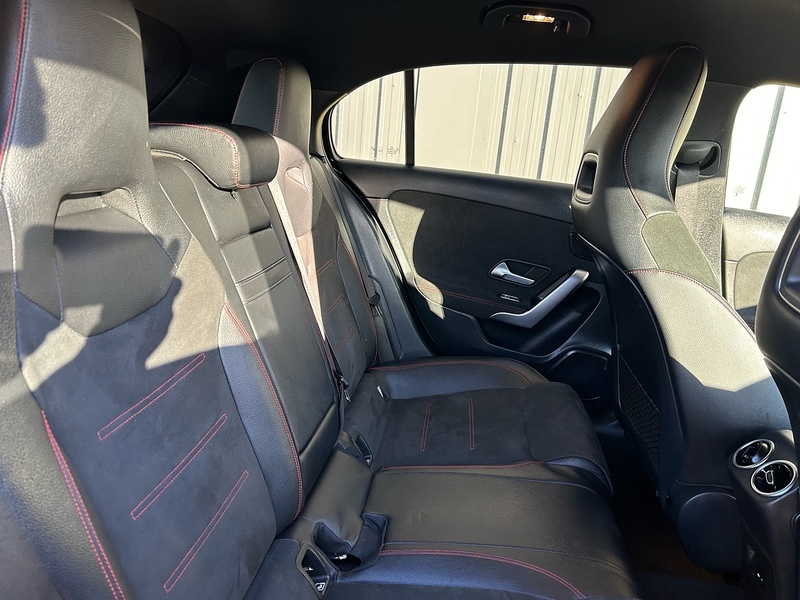 Mercedes-Benz 1.5 A180d AMG Line (Premium 2) Hatchback 5dr Diesel Manual Euro 6 (s/s) (116 ps)