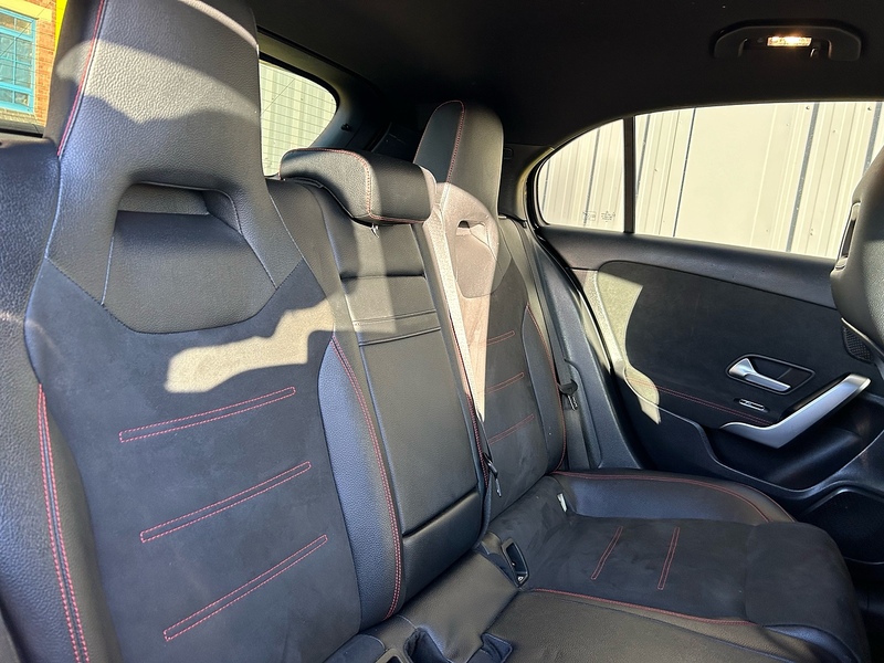 Mercedes-Benz 1.5 A180d AMG Line (Premium 2) Hatchback 5dr Diesel Manual Euro 6 (s/s) (116 ps)