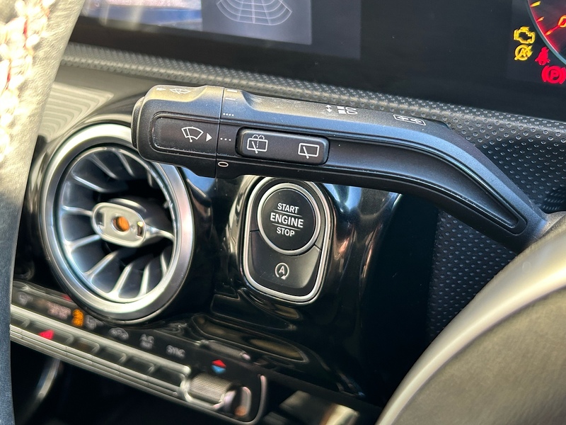 Mercedes-Benz 1.5 A180d AMG Line (Premium 2) Hatchback 5dr Diesel Manual Euro 6 (s/s) (116 ps)