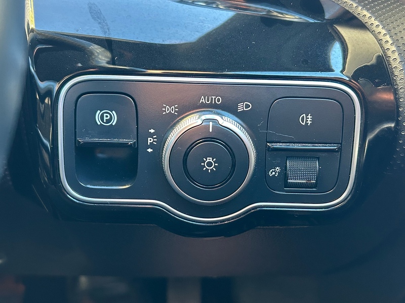 Mercedes-Benz 1.5 A180d AMG Line (Premium 2) Hatchback 5dr Diesel Manual Euro 6 (s/s) (116 ps)