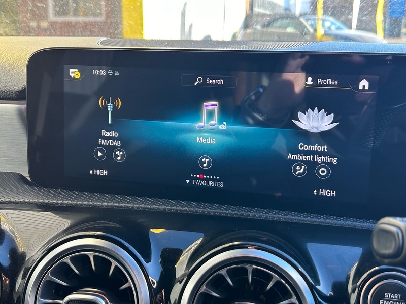 Mercedes-Benz 1.5 A180d AMG Line (Premium 2) Hatchback 5dr Diesel Manual Euro 6 (s/s) (116 ps)