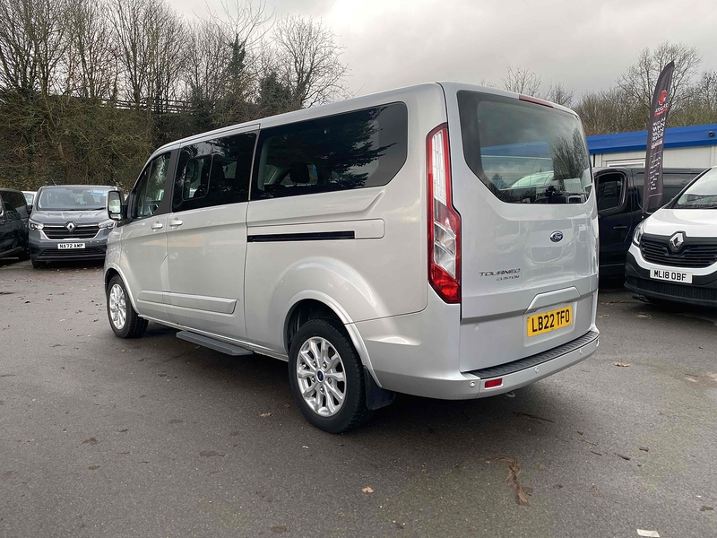 Ford 2.0 320 EcoBlue Titanium Minibus Double Cab 5dr Diesel Auto L2 Euro 6 (s/s) (130 ps)