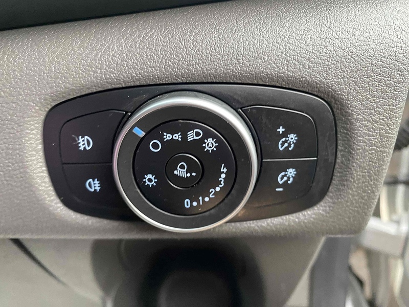 Ford 2.0 320 EcoBlue Titanium Minibus Double Cab 5dr Diesel Auto L2 Euro 6 (s/s) (130 ps)