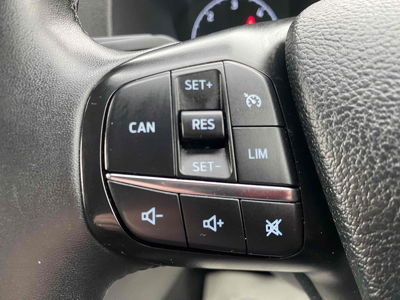 Ford 2.0 320 EcoBlue Titanium Minibus Double Cab 5dr Diesel Auto L2 Euro 6 (s/s) (130 ps)