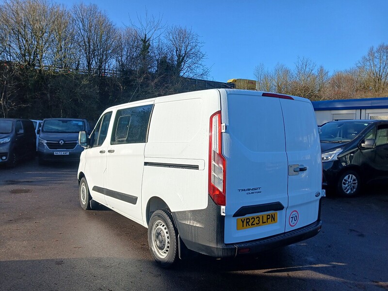 Ford 2.0 300 EcoBlue Leader Crew Van Double Cab 5dr Diesel Manual L1 H1 Euro 6 (s/s) (105 ps)