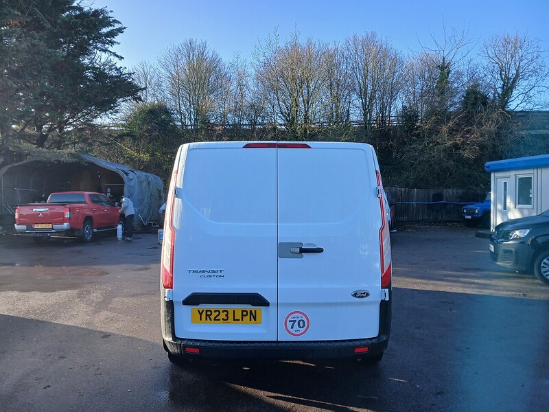 Ford 2.0 300 EcoBlue Leader Crew Van Double Cab 5dr Diesel Manual L1 H1 Euro 6 (s/s) (105 ps)