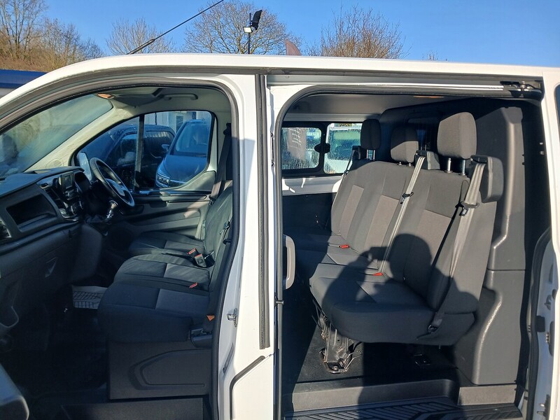 Ford 2.0 300 EcoBlue Leader Crew Van Double Cab 5dr Diesel Manual L1 H1 Euro 6 (s/s) (105 ps)