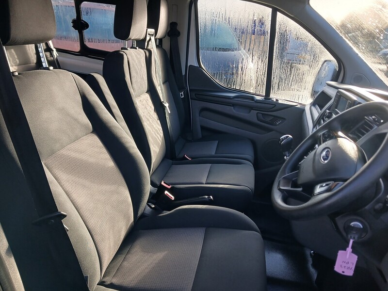 Ford 2.0 300 EcoBlue Leader Crew Van Double Cab 5dr Diesel Manual L1 H1 Euro 6 (s/s) (105 ps)