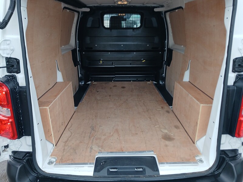 Toyota 50KWh Icon Medium Panel Van 6dr Electric Auto MWB (7kW OBC) (136 bhp)