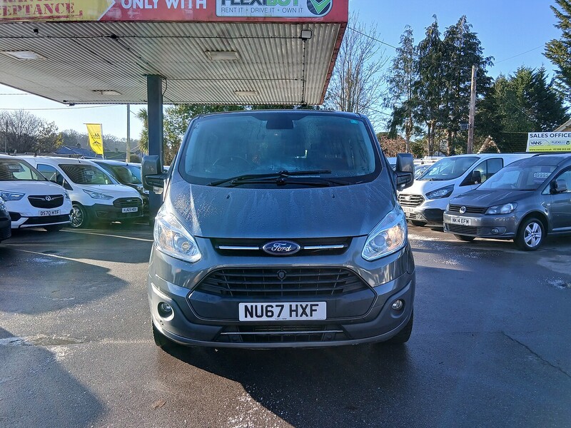 Ford 2.0 310 EcoBlue Titanium Minibus Double Cab 5dr Diesel Auto L2 Euro 6 (s/s) (130 ps)