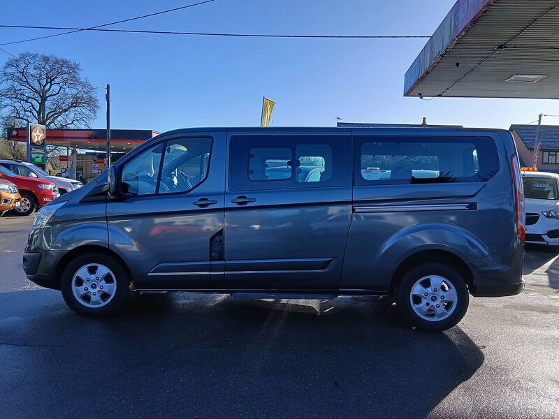 Ford 2.0 310 EcoBlue Titanium Minibus Double Cab 5dr Diesel Auto L2 Euro 6 (s/s) (130 ps)