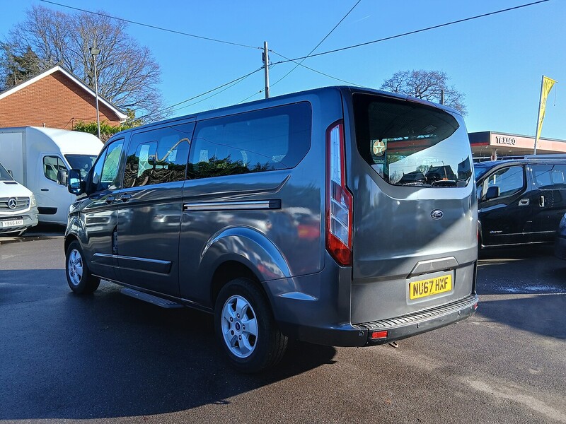 Ford 2.0 310 EcoBlue Titanium Minibus Double Cab 5dr Diesel Auto L2 Euro 6 (s/s) (130 ps)