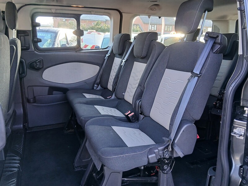 Ford 2.0 310 EcoBlue Titanium Minibus Double Cab 5dr Diesel Auto L2 Euro 6 (s/s) (130 ps)