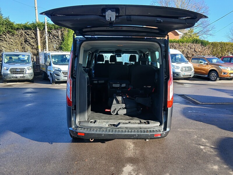 Ford 2.0 310 EcoBlue Titanium Minibus Double Cab 5dr Diesel Auto L2 Euro 6 (s/s) (130 ps)