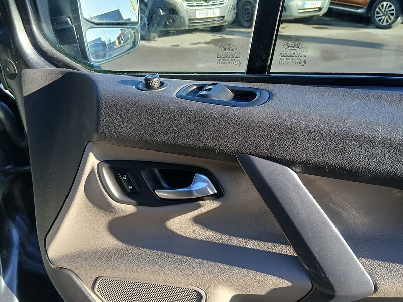 Ford 2.0 310 EcoBlue Titanium Minibus Double Cab 5dr Diesel Auto L2 Euro 6 (s/s) (130 ps)