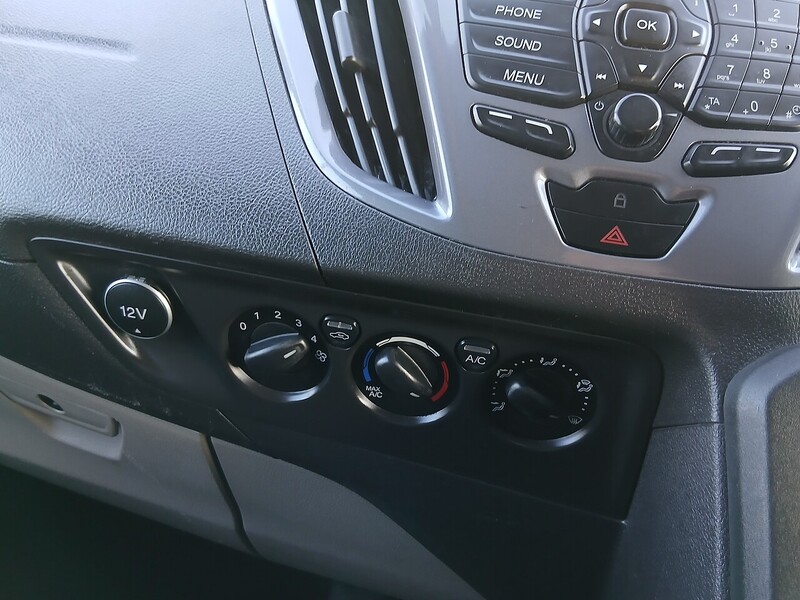 Ford 2.0 310 EcoBlue Titanium Minibus Double Cab 5dr Diesel Auto L2 Euro 6 (s/s) (130 ps)