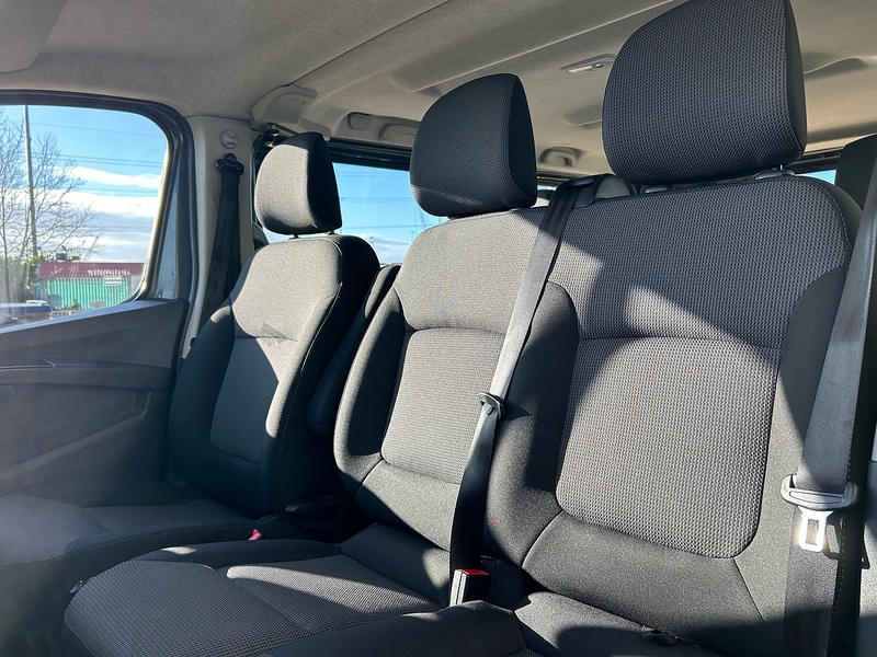 Renault 2.0 dCi SL28 Business Minibus Double Cab 5dr Diesel EDC L1 H1 Euro 6 (s/s) (9 Seat) (150 ps)