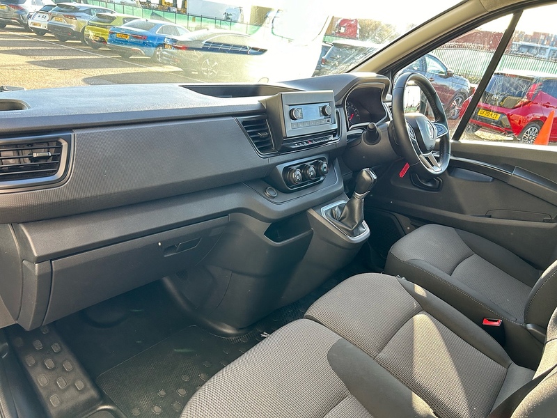 Renault 2.0 dCi SL28 Business Minibus Double Cab 5dr Diesel EDC L1 H1 Euro 6 (s/s) (9 Seat) (150 ps)