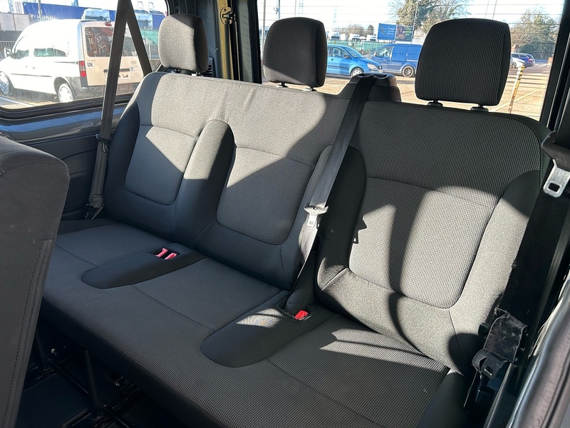 Renault 2.0 dCi SL28 Business Minibus Double Cab 5dr Diesel EDC L1 H1 Euro 6 (s/s) (9 Seat) (150 ps)