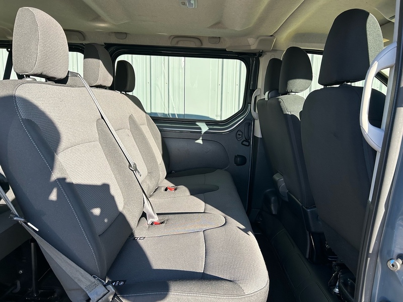 Renault 2.0 dCi SL28 Business Minibus Double Cab 5dr Diesel EDC L1 H1 Euro 6 (s/s) (9 Seat) (150 ps)