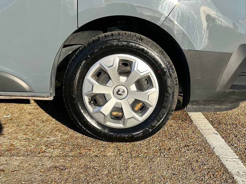 Renault 2.0 dCi SL28 Business Minibus Double Cab 5dr Diesel EDC L1 H1 Euro 6 (s/s) (9 Seat) (150 ps)