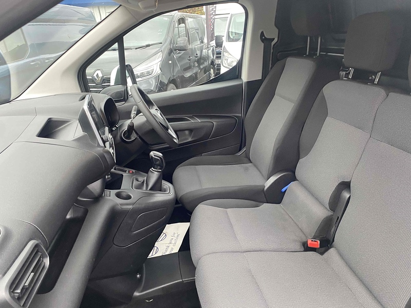 Vauxhall 1.5 Turbo D 2300 Sportive Panel Van 4dr Diesel Manual L1 H1 Euro 6 (100 ps)