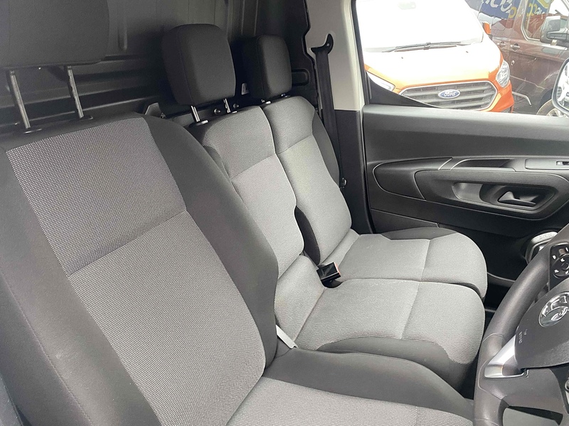 Vauxhall 1.5 Turbo D 2300 Sportive Panel Van 4dr Diesel Manual L1 H1 Euro 6 (100 ps)