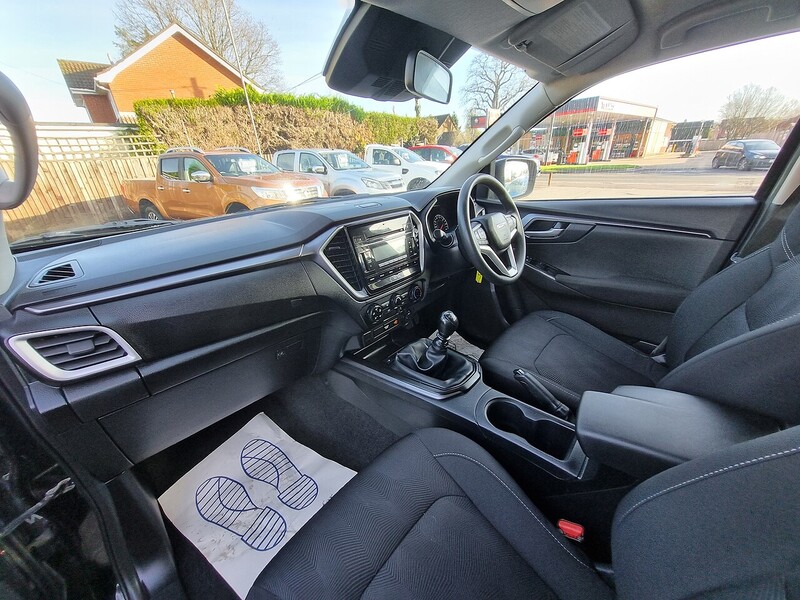 Isuzu 1.9 TD DL20 Pickup Double Cab 4dr Diesel Manual 4WD Euro 6 (s/s) (164 ps)