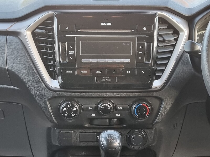 Isuzu 1.9 TD DL20 Pickup Double Cab 4dr Diesel Manual 4WD Euro 6 (s/s) (164 ps)