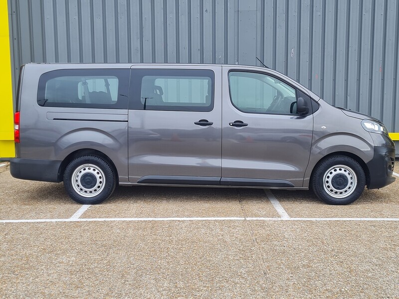 Vauxhall 50kWh Combi MPV 5dr Electric Auto LWB (9 Seat, 11kW Charger) (136 ps)
